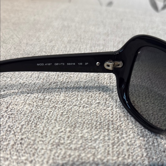 VERSACE Polarized Sunglasses - Picture 4 of 9